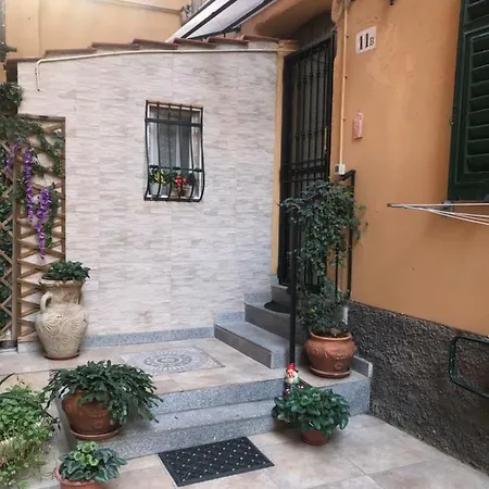 La Casa Gioiosa * Genoa